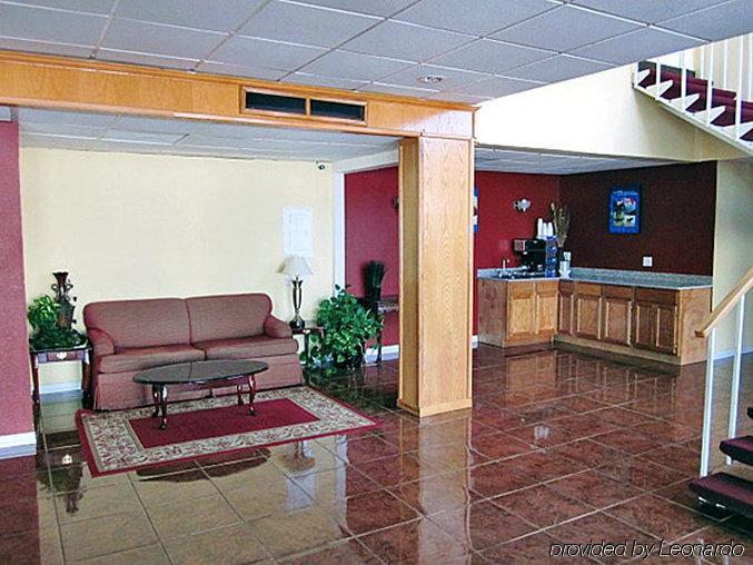 ويتشيتا فولز Delux Inn المظهر الداخلي الصورة